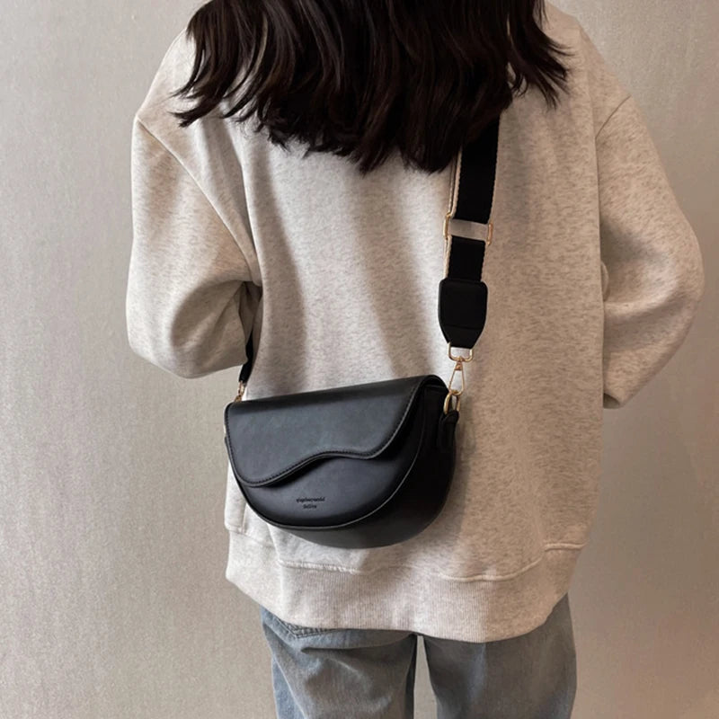 Melina- Small Saddle Underarm Bag